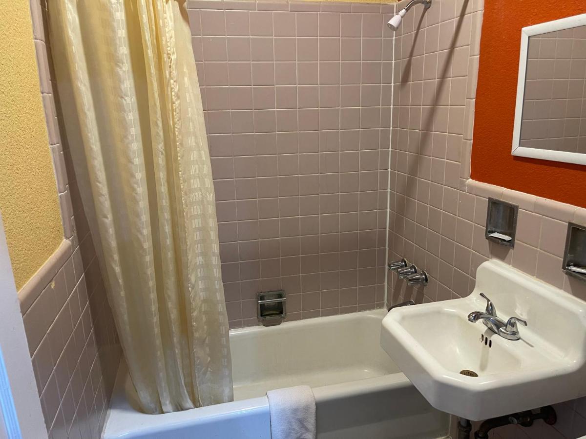 Kenwood Court Motel Wilson Εξωτερικό φωτογραφία